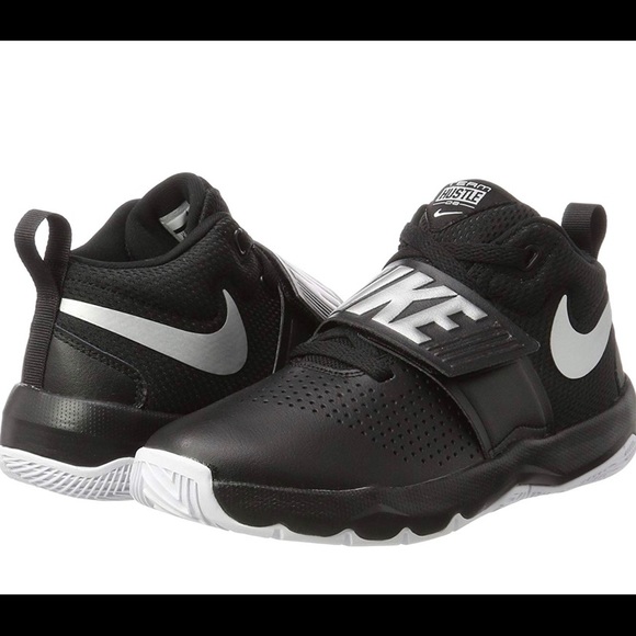 nike team hustle d8 little kid